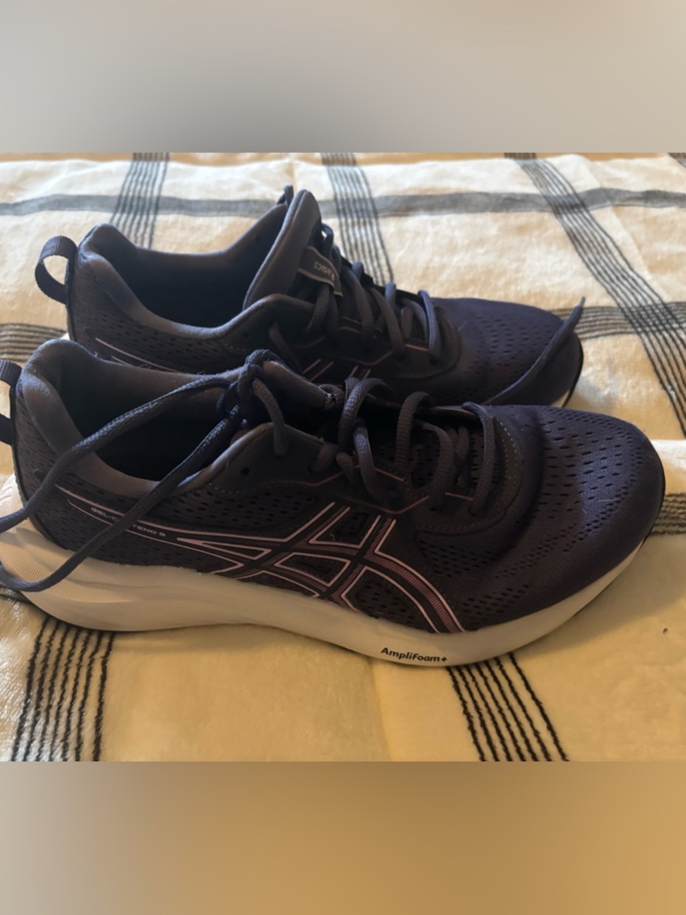 ASICS Gel Contend Women's Purple Running Shoes with Light PurpleAccents 8.5